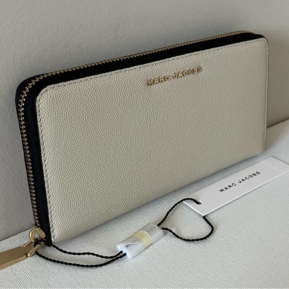 New Marc Jacobs Zip Around Continental Wallet Marshmallow